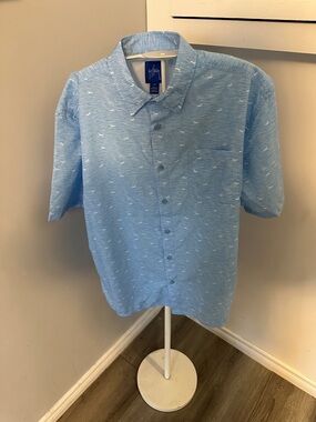 Guy Harvey performance fishing shirt. Size L